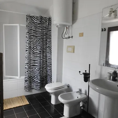 Stanze Con Bagno E Terrazza Privati, A 100mt 招待所